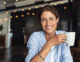 woman drinking coffee 