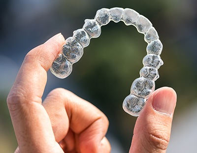 Invisalign alignment tray